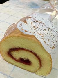 Gambar bolu gulung strawberry dari AlciraBakes undefined 1 Tokopedia