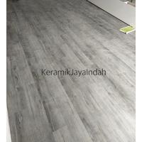 Gambar SPC FLOORING LANTAI KAYU dari keramikjayaindah undefined 5 Tokopedia