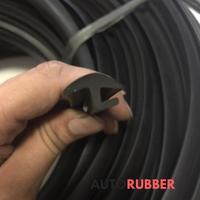 Gambar Karet List Kaca Mobil Universal T Besar dari Auto Rubber undefined 1 Tokopedia