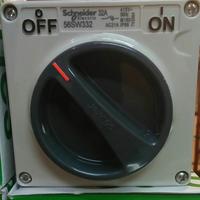 Gambar TRIPLE POLE SWITCH SCHNEIDER 56SW332 415V 32A IP66 dari Mapan Teknika 58 undefined 3 Tokopedia