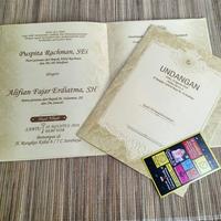 Gambar kartu undangan pernikahan kertas jasmine kilap glossy mumer dari FLASHPRINT UNDANGAN undefined 1 Tokopedia