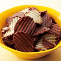 Gambar Royce - Potatochip Chocolate "Original" dari Royce Chocolate Indonesia undefined 4 Tokopedia