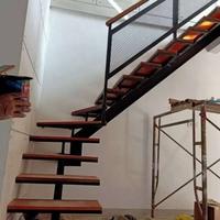 Gambar tangga rebah pijakan kayu plus railing pegangan tangga rumah dari Cika Dekor undefined 1 Tokopedia