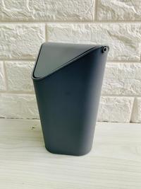 Gambar Tempat Sampah Mini Serbaguna - Tempat Penutup Otomanis - Abu-abu dari serba serbi seru undefined 2 Tokopedia