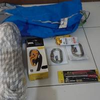 Gambar Rescue Kit WAH work at Height Climbing Tools dari Safety Tools undefined 1 Tokopedia