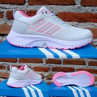 Gambar sepatu Adidas wanita sepatu runing sport jalan jalan - Hitam, 36 dari anisa footwear undefined 5 Tokopedia