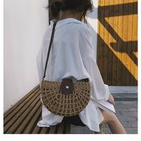 Gambar Tas Selempang Cantik Unik Vintage Retro Summer Half Moon Bali Beach Rotan Sling Bag Import  Anyaman Slingbag Cewek Wanita - Beige dari theivyshop undefined 2 Tokopedia
