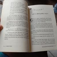 Gambar Original MIDNIGHT STORIES. Mereka Yang Datang Saat Malam Menghujam . dari Toko buku Azizah - Gultom undefined 5 Tokopedia
