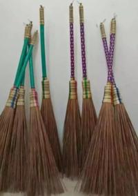 Gambar Sapu Lidi Tangkai - Sapu Taman - Murah Berkualitas dari Sukses Cleaning undefined 1 Tokopedia
