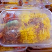 Gambar nasi kuning / nasi jumat berbagi / nasi box / nasi telor mie /nasi mie dari Dapur Alvin Tangerang undefined 4 Tokopedia