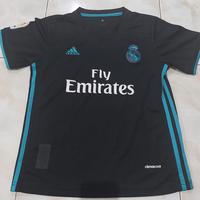 Gambar Baju Celana Bola Real Madrid ( 1 Set ) dari HellooWorld undefined 1 Tokopedia
