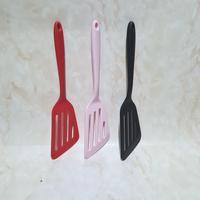 Gambar silicone sloping slotted turner / sodet bolong ujung miring - pink dari etc shopline undefined 4 Tokopedia