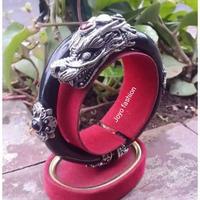Gambar GELANG COWOK PRIA AKAR BAHAR HITAM NATURAL KEPALA NAGA PERAK dari gelang akar bahar undefined 5 Tokopedia