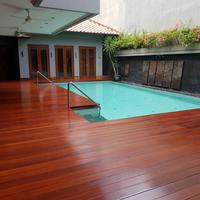 Gambar decking kayu ulin kolam renang harga perm² sdh sama pasang finishing dari deckingkayuulin undefined 3 Tokopedia