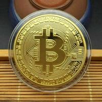 Gambar Coin koin fisik Bitcoin BTC replika pajangan koleksi souvenir gift dari CENTRAL ACC 73 undefined 2 Tokopedia