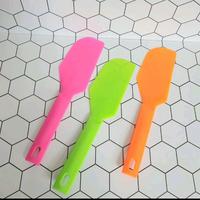 Gambar [ KH ] Polesan Tebal Sweet / Spatula Warna / Spatula Plastik Murah - Orange dari Toko Rika Toserba undefined 5 Tokopedia