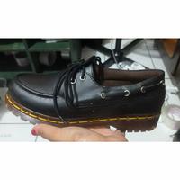 Gambar Sepatu docmart dewasa untuk pria dan wanita 2 hole warna hitam - Hitam, 36 dari Sepatu Docmart Anak &amp; Dewasa undefined 2 Tokopedia