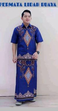 Gambar setelan sarung kemeja batik solo permata biru - biru pendek, M dari Avrilbatik undefined 4 Tokopedia