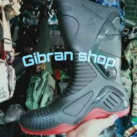 Gambar sepatu boots karet dari Gibran army shop undefined 1 Tokopedia