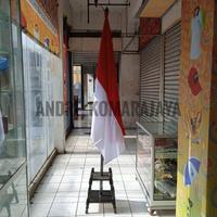 Gambar tiang bendera ruangan lobang 1 dan bendera merah putih ukuran 90x135cm dari Andre adv jaya undefined 4 Tokopedia