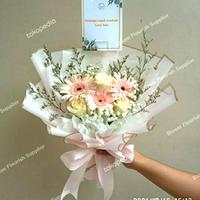 Gambar bouquet fresh flower rose garbera murah meriah mewah baim wong dari Bloom Flourish Supplier undefined 2 Tokopedia