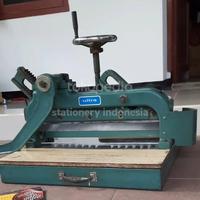 Gambar Pisau Mesin Potong Pemotong Kertas Ultra A3 Manual Paper Cutting Knife dari Stationery Indonesia undefined 3 Tokopedia