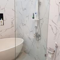 Gambar Kaca Tempered Sekat Kamar Mandi 10mm dari Pardi Glass undefined 2 Tokopedia