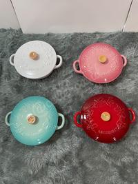 Gambar Le creuset original mini cocotte 10cm (motif, bahan Stoneware) - Flower White dari Celiebox undefined 4 Tokopedia
