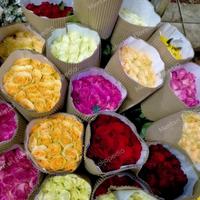 Gambar Hand Buket /Hand Bouquet Murah /Bucket Bunga Isi 10 dari Mentari Buket.Id undefined 2 Tokopedia