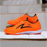 Gambar Sepatu Futsal Bola Specs Infinity 99 Murah Grade Ori Aneka Warna - Hitam Gold, 42 dari Toko Ayah Kia undefined 1 Tokopedia