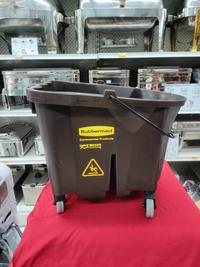 Gambar Rubbermaid FG7570-88-BROWN Wavebrake Bucket cap35qt / Ember Kebersihan dari Toko Cuci Gudang Alat Dapur undefined 3 Tokopedia