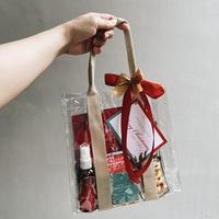 Gambar Hampers Natal Christmas Goodie Bag Tote Bag dari Doutzen by Meetmadme undefined 4 Tokopedia