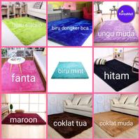 Gambar Karpet bulu polos 150 x 100 cm KOREA super lembut rasfur TERMURAH - Abu-abu dari Korea Mall undefined 3 Tokopedia