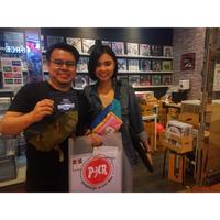 Gambar Vinyl MEN AT WOEK - Business As Usual (Japan) [Piringan Hitam USED] dari PHR Records undefined 4 Tokopedia