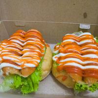 Gambar donat sosis burger isi 2 dari M&amp;N donat and bakery undefined 1 Tokopedia