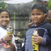 Gambar sedekah kebab untuk anak santri/yatim dari Kebab Frozen Depok undefined 2 Tokopedia