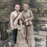 Gambar couple lebaran/cp Alexandra/cp family/cp murah/grosir baju couple - moka dari hera_grosir undefined 3 Tokopedia