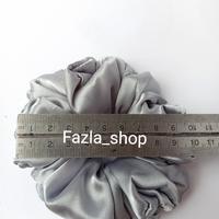 Gambar scrunchie ikat rambut /cepol hijab kain satin - random dari Fazlashop_NEW undefined 2 Tokopedia