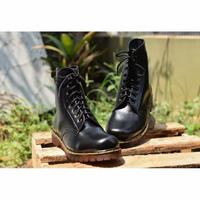 Gambar EraOfficial.Docmart Wanita Model Kickers - Sepatu Boot Pria Kulit, 36 - Maroon, 36 dari ERA.Shoees undefined 2 Tokopedia