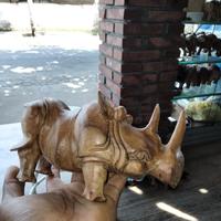 Gambar patung badak kayu - pajangan patung badak - patung bali dari CAHAYA NANDITA undefined 4 Tokopedia