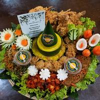 Gambar Nasi Tumpeng 10 Porsi 8 Menu - - Kertas Kado dari Kampung Kue undefined 2 Tokopedia
