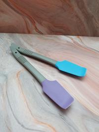 Gambar Silicone Spatula Bengkok 18.5cm / Korean Buttercream Spatula - Blue dari Trinity Kitchen undefined 2 Tokopedia