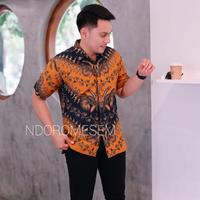 Gambar kambe kuning kemeja batik pria lengan pendek premium class - XL dari Batik Pitulas undefined 3 Tokopedia