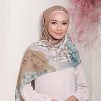 Gambar LABIQA - Novella Scarf | Hijab Segi Empat Superfine Voal - CHOCO, ORI 120 X 120 dari THE NOVELLA SCARF undefined 1 Tokopedia