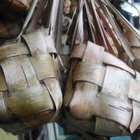Gambar #ketupat matang siap santap harga satuan khusus Bandung dan cimahi dari Sanggar gazebo undefined 3 Tokopedia