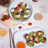 Gambar Salad Roll / vietnam spring roll / Karaage Roll dari Hiyoo Salad undefined 2 Tokopedia