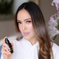 Gambar SADA by Cathy Sharon Lekat Glamify Setting Spray dari Lindaipung undefined 3 Tokopedia