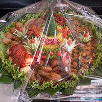 Gambar TUMPENG NASI KUNING LENGKAP / NASI TUMPENG / TUMPENG ULANG TAHUN dari LIZ_KITCHEN undefined 5 Tokopedia