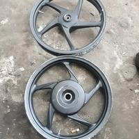 Gambar velg roda honda vario 125 KZR pnp vario 125 / 150 old new original depan belakang dari yogi part undefined 2 Tokopedia