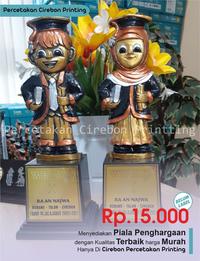 Gambar Piala Wisuda Piala Penghargaan dari Percetakan Cirebon Printing undefined 1 Tokopedia